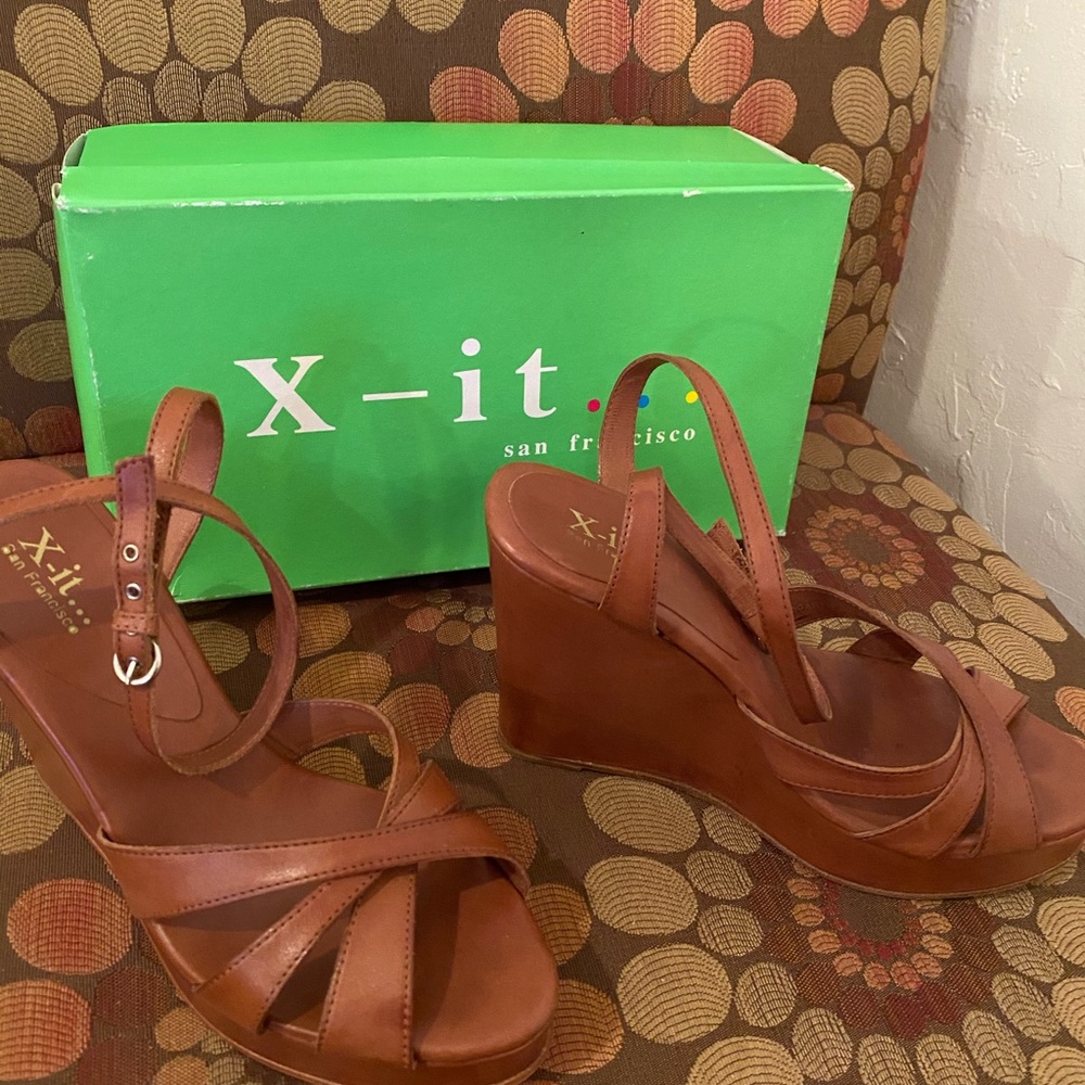 X-it stunning leather platform ankle strap sandal